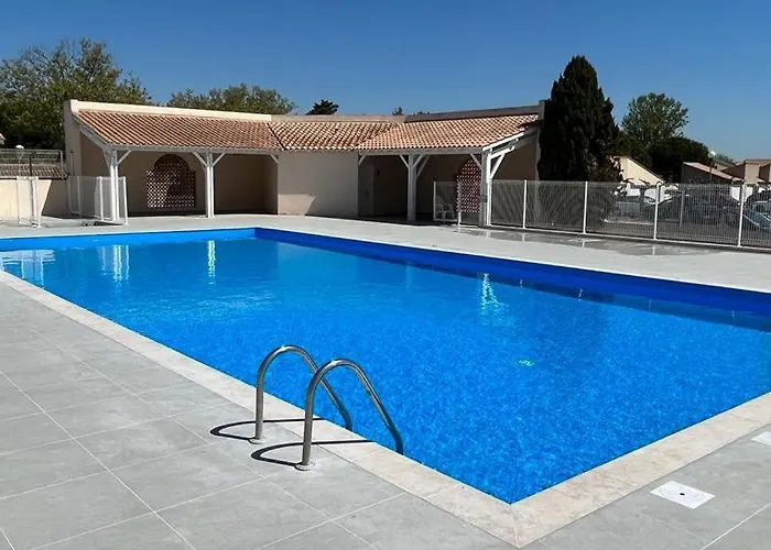 Belle 5 Couchages 2 2 Terrasses Piscine Commune Dans Securisee A 200m De La Lrma23